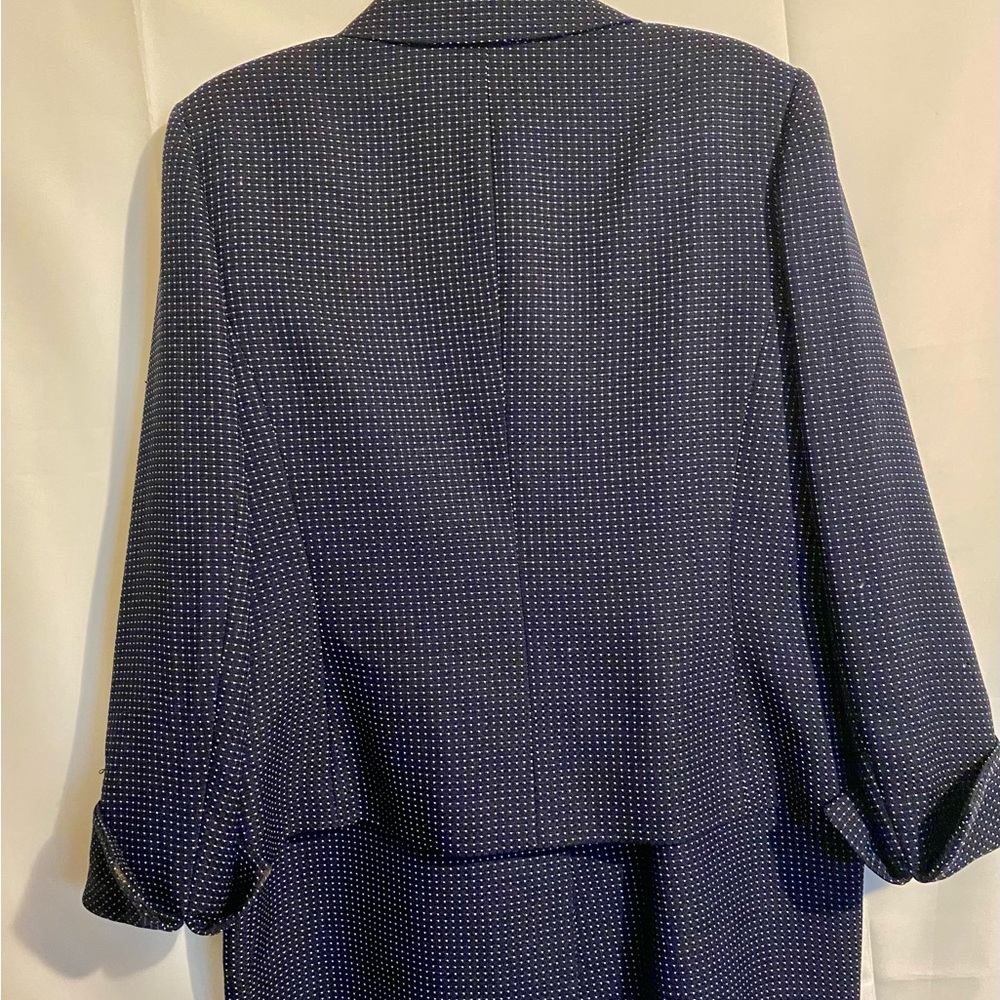 Kasper Women's 2-Piece Blue with White Polka Dots Skirt Suit Set Size 14 Midi - Picture 2 of 16
